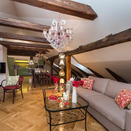 Apartment Empirent Castle Prague