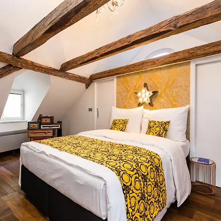 Empirent Castle Apartment