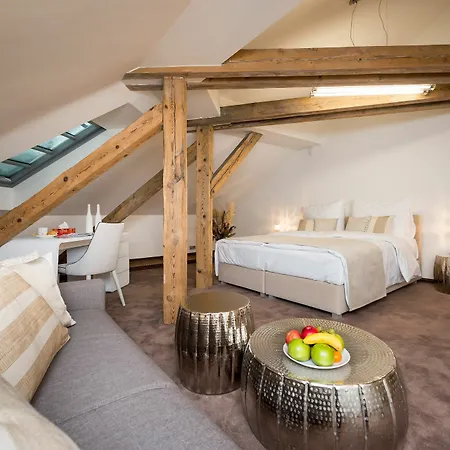 Apartment Empirent Castle Prague
