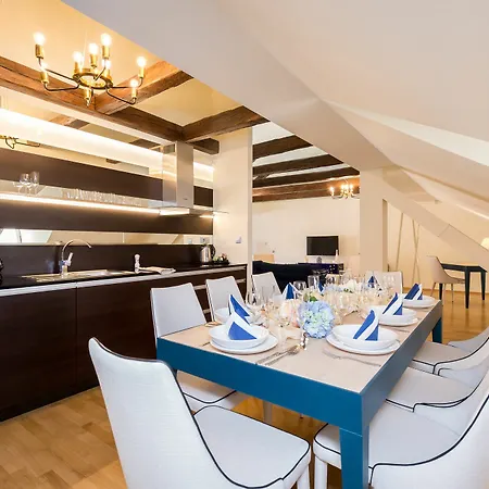 Empirent Castle Apartment *